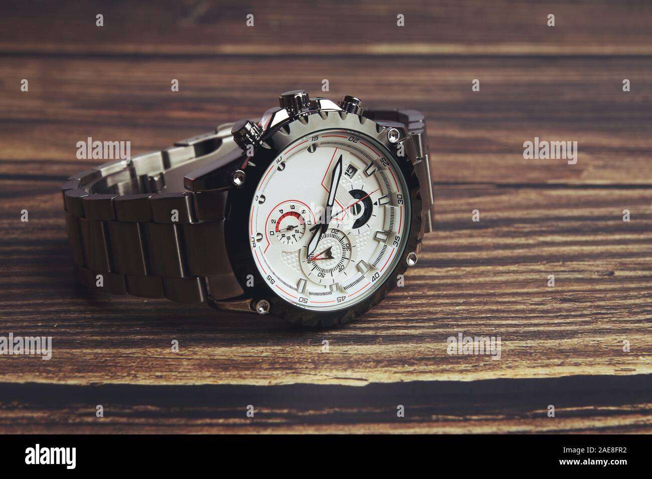 Ragazzi belli del polso orologio in metallo Foto Stock