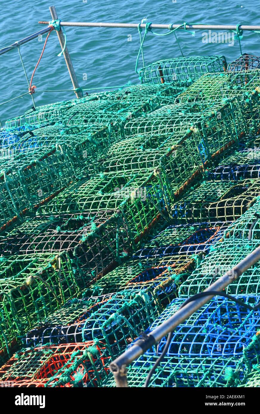 Nasse e pentole usate nell'artigianale di seppie e polpi pesca, Vila Real do Santo Antonio, Algarve, PORTOGALLO Foto Stock