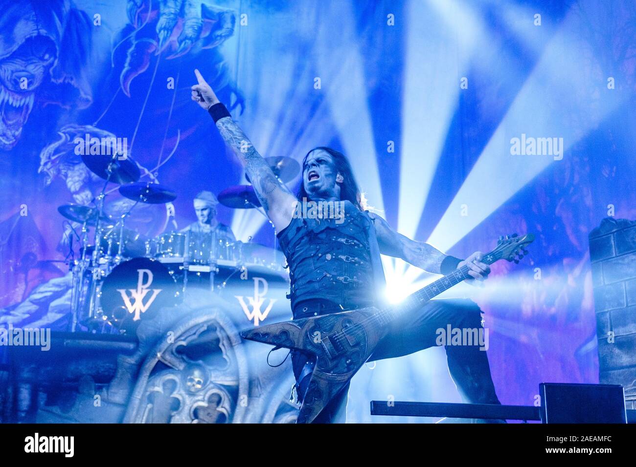 Berna, Svizzera. 07Th Dec, 2019. Il tedesco della band power metal Powerwolf esegue un concerto dal vivo presso la Festhalle di Berna. (Photo credit: Gonzales foto/Tilman Jentzsch/Alamy Live News). Foto Stock