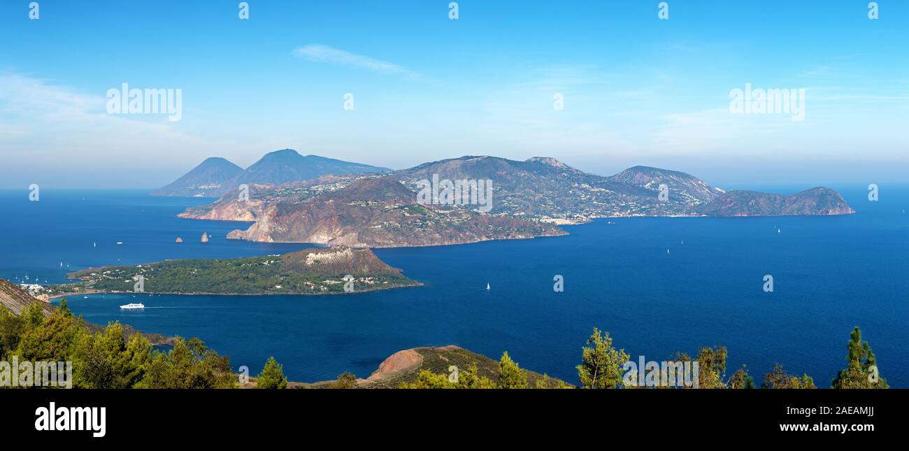 Panoramica di Lipari Isole Eolie da vulcano,Italia Foto Stock
