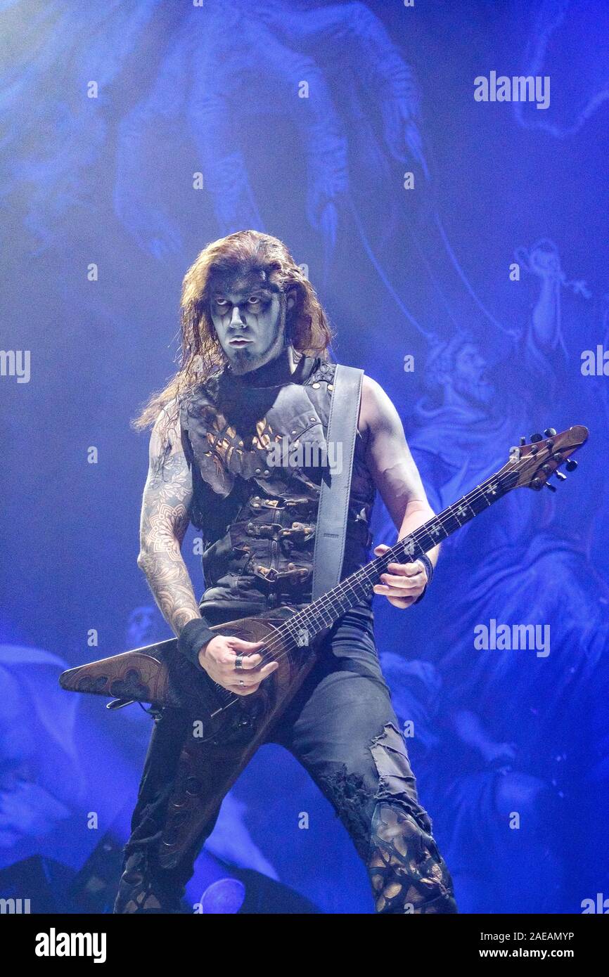 Berna, Svizzera. 07Th Dec, 2019. Il tedesco della band power metal Powerwolf esegue un concerto dal vivo presso la Festhalle di Berna. (Photo credit: Gonzales foto/Tilman Jentzsch/Alamy Live News). Foto Stock