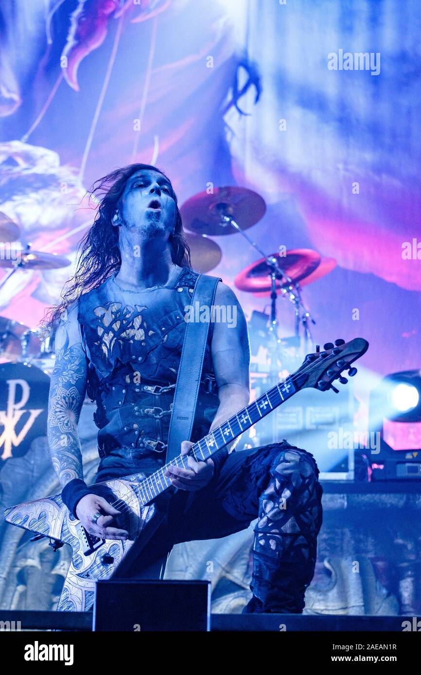 Berna, Svizzera. 07Th Dec, 2019. Il tedesco della band power metal Powerwolf esegue un concerto dal vivo presso la Festhalle di Berna. (Photo credit: Gonzales foto/Tilman Jentzsch/Alamy Live News). Foto Stock