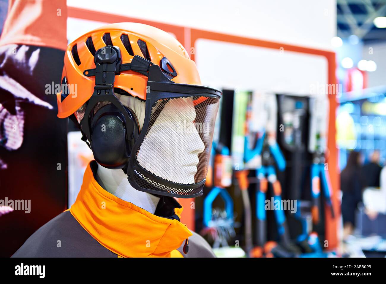 Maschera protettiva con mesh per lavori di costruzione del negozio Foto Stock