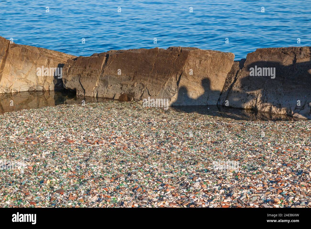 Un luogo popolare Steklyannaya noto anche come Kitovaya baia vicino a Vladivostok in autunno. Foto Stock