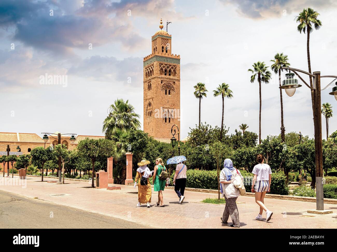 La Moschea di Koutoubia è la più grande moschea di Marrakech, Marocco. È anche noto da diversi altri nomi, come Jami 'al-Kutubiyah, Kotoubia, Kutubiya, Foto Stock