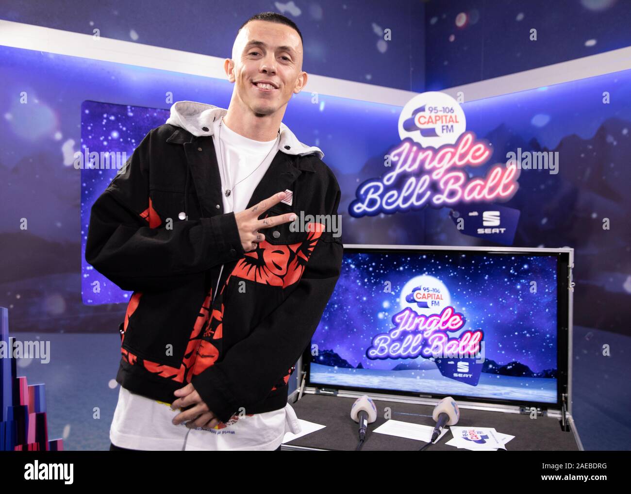 Riguardo backstage in studio on air durante il giorno uno dei capitali il Jingle Bell Ball con sede a Londra la O2 Arena. Foto di PA. Picture Data: Sabato 7 dicembre, 2019. Vedere PA storia SHOWBIZ Jingle Bell. Foto di credito dovrebbe leggere: Lauren Hurley/PA FILO Foto Stock