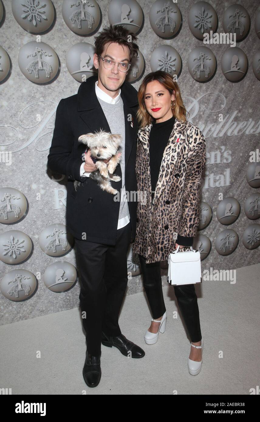 7 Dicembre 2019 - West Hollywood, California - Christopher francese, Ashley Tisdale. Brooks Brothers vacanza annuale celebrazione di beneficiare il St Jude tenutosi presso la West Hollywood EDITION. (Credito Immagine: © F. S/AdMedia via ZUMA filo) Foto Stock
