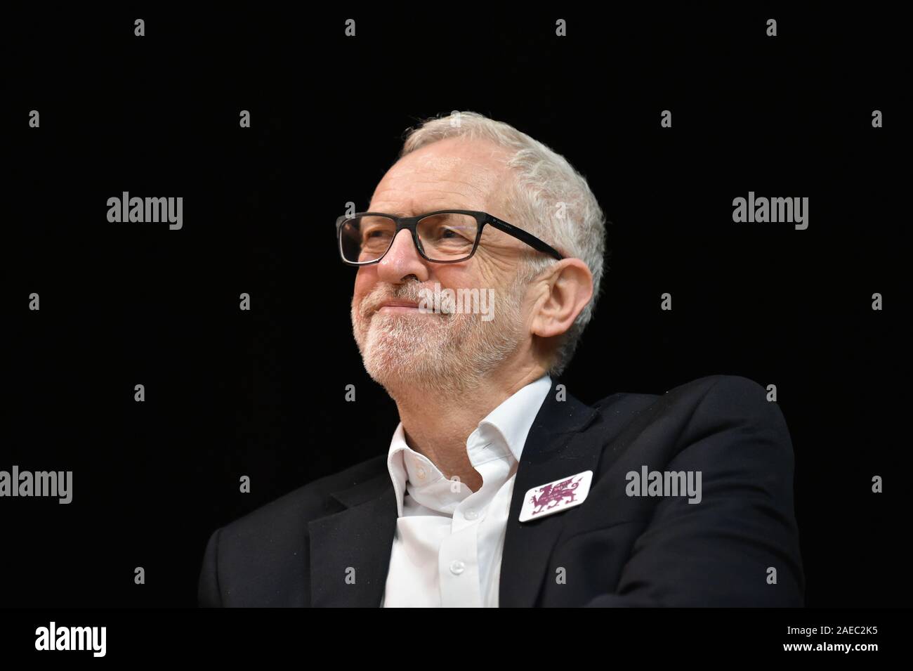 Leader laburista Jeremy Corbyn durante una visita a Manchester Town Hall vicino Aberconwy, durante la campagna elettorale trail nel Galles. Foto Stock