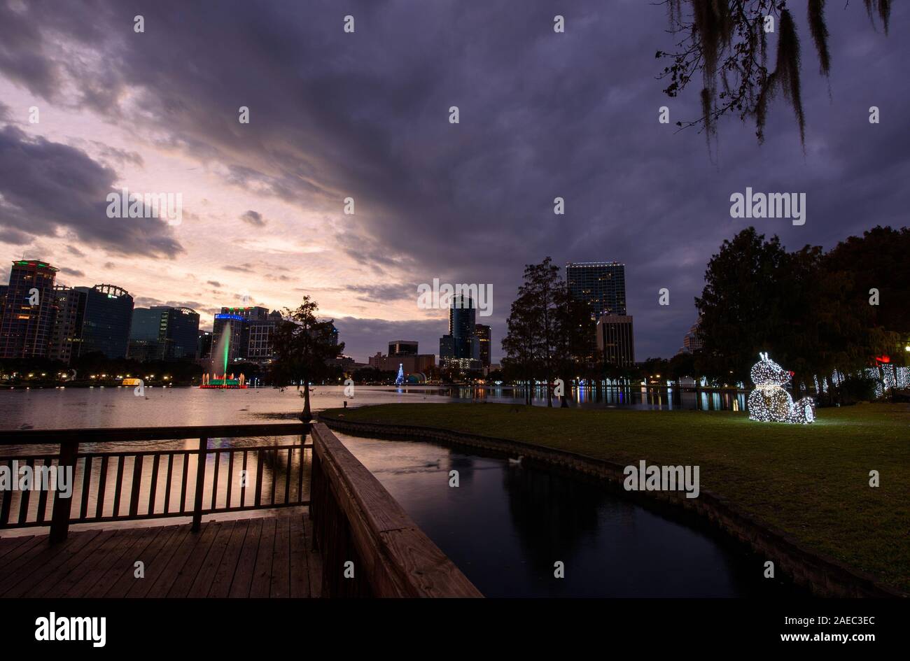 Nuovo holiday decorazioni a Lake Eola Park a Orlando in Florida. Foto Stock