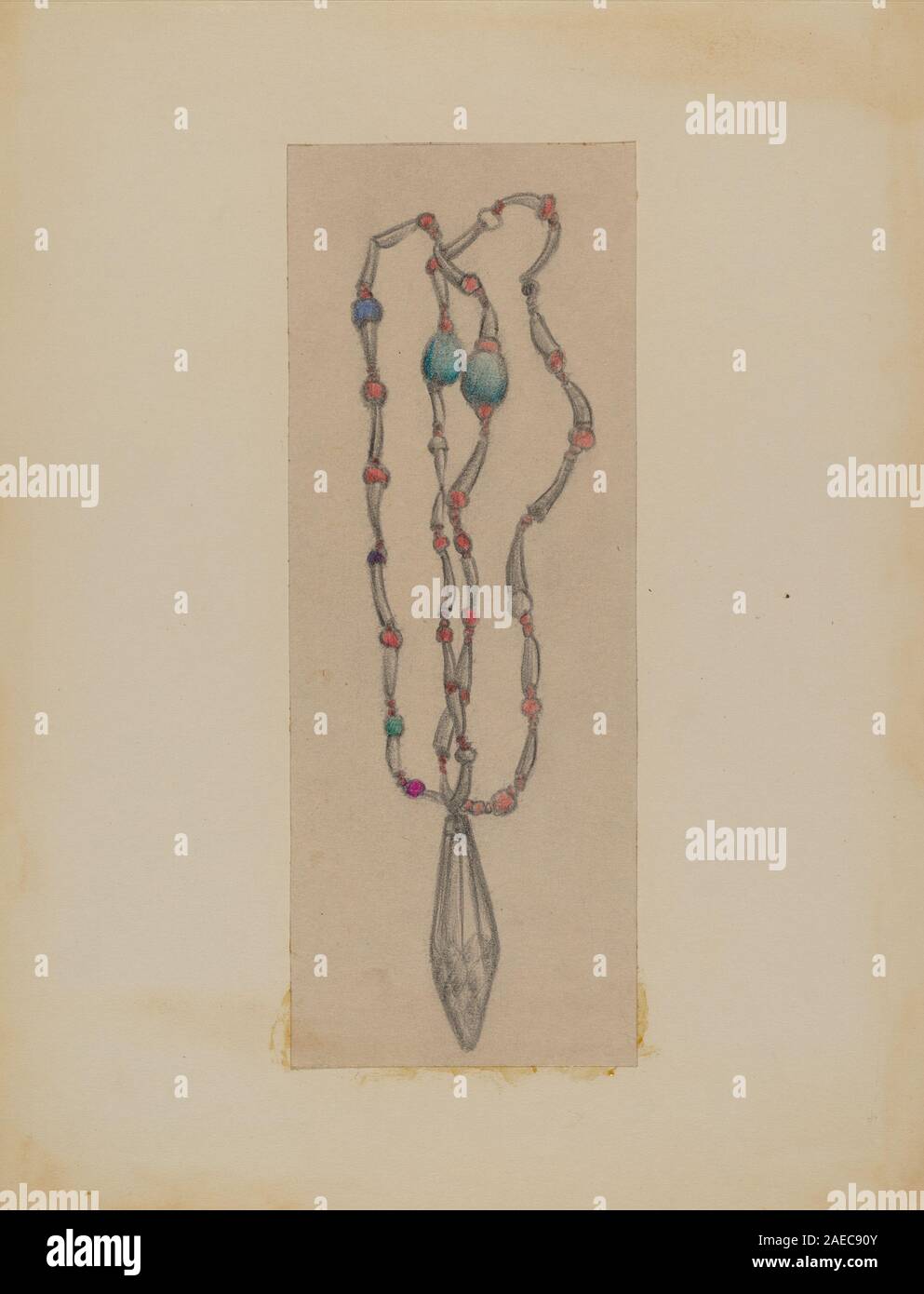 Questa collana, creata tra il 1935 e il 1942 da George B. Wally, presenta una serie di perline e un ciondolo decorativo, che illustra il design, i materiali e l'artigianato dei gioielli dei primi anni del XX secolo, mettendo in risalto la moda e le pratiche di ornamento personali. Foto Stock