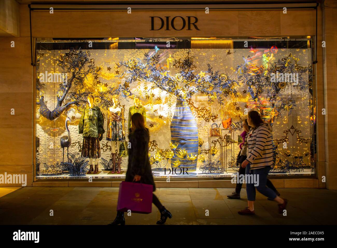 Negozi di lusso su New Bond Street stagione di natale a Londra