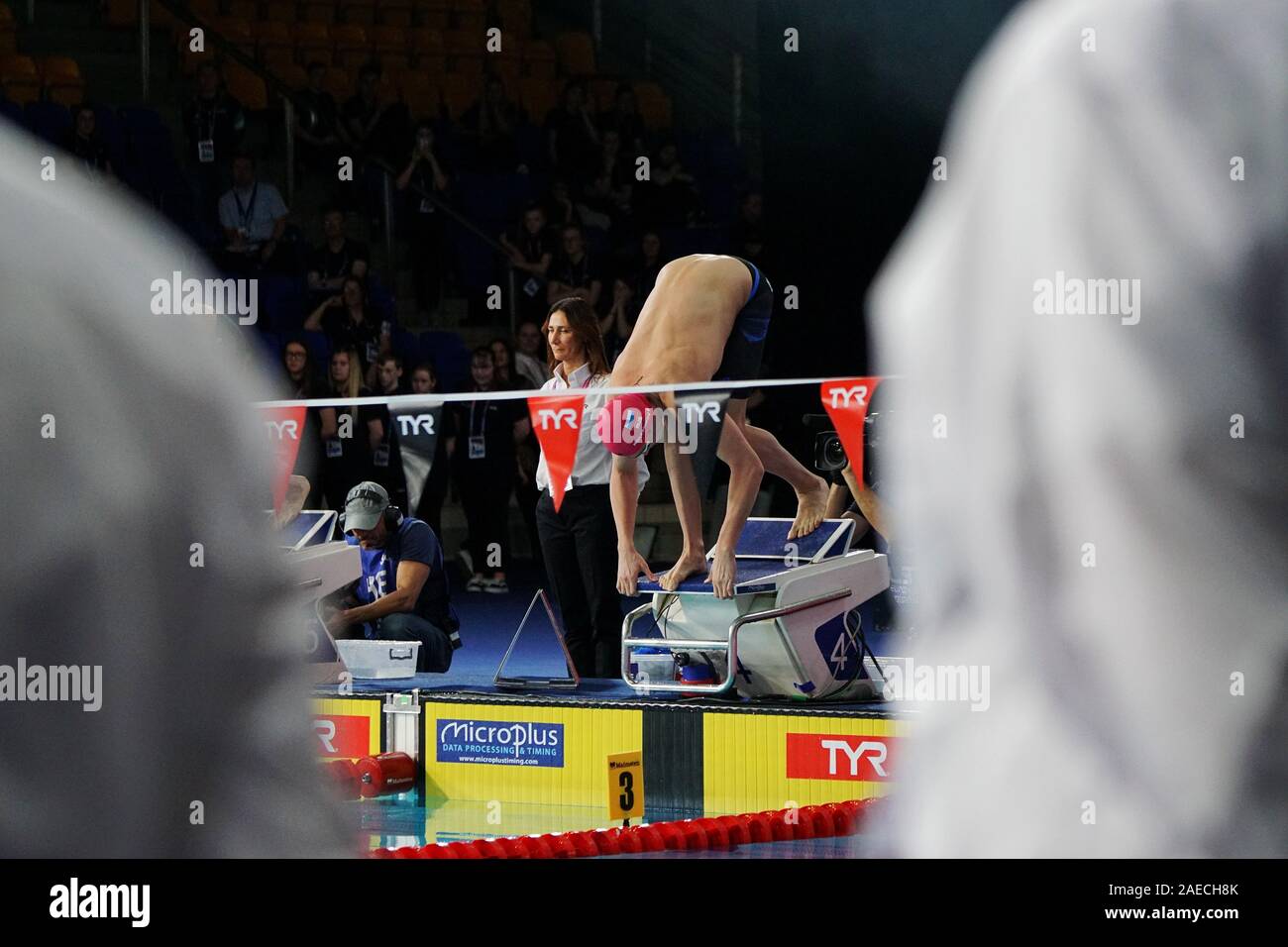 Glasgow, Regno Unito. L'8 dicembre, 2019. Kliment Kolesnikov (RUS) vince l'oro in Mens 100m singoli Medley finale di LEN European Short Course Swimming Championships 2019, Glashow, UK. Credito: Pawel Pietraszewski/Alamy Live News Foto Stock