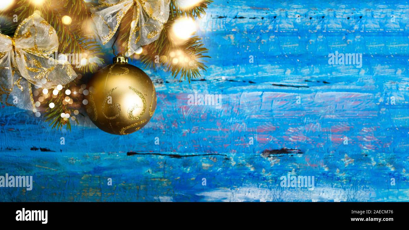 Le decorazioni di Natale con abete e copia di sfondo spazio Foto Stock