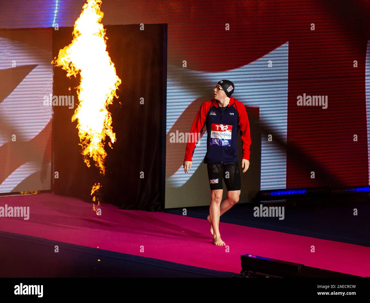 Glasgow, Scotland, Regno Unito. L'8 dicembre, 2019. Joe Litchfield di Gran Bretagna prima di competere nell'uomo 100 metri individuali medley finale, durante il giorno 5 dell'LEN European Short Course Swimming Championships 2019, a Tollcross International centro nuoto. Credito: Iain McGuinness/Alamy Live News Foto Stock