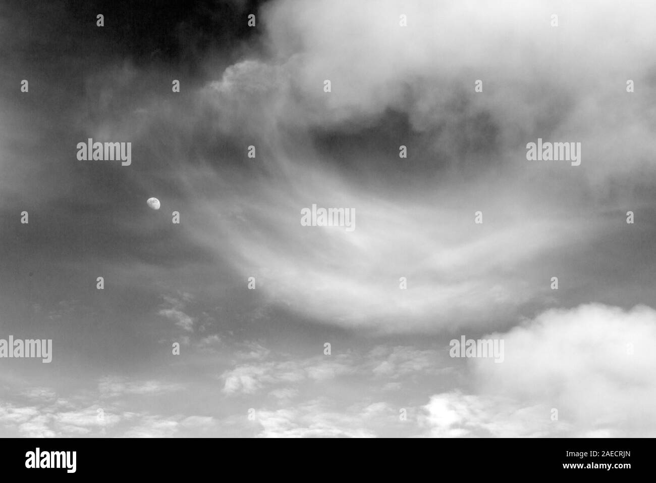 Himmel; Wolken Mond; Munkmarsch; Sylt Foto Stock