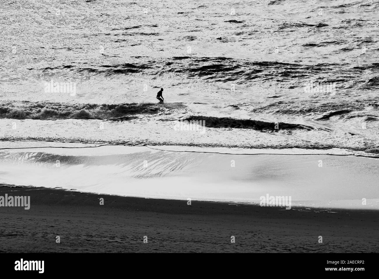 Meer, in Wellen, Belgium.Wellen, Duenung, Surfer Foto Stock