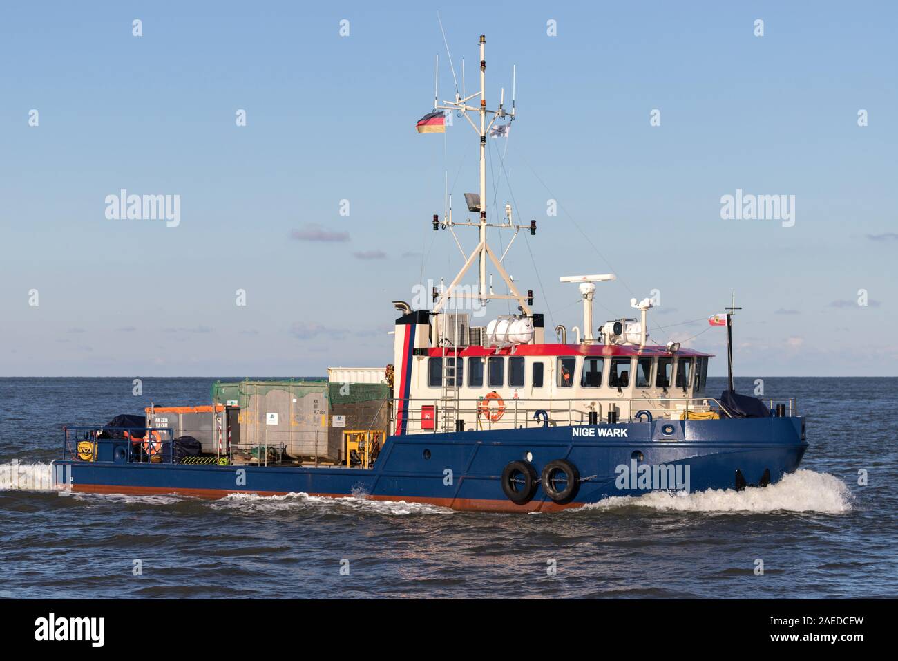 Amburgo Autorità Portuale barca NIGE WARK sul fiume Elba Foto Stock