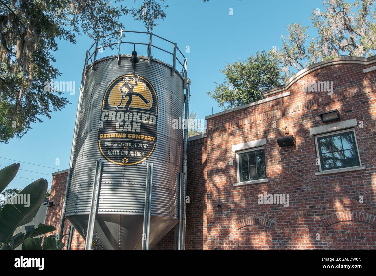Giardino d'inverno, Florida: 29 maggio 2019 - Crooked può Brwery silo a pianta street market in centro storico Giardino d inverno Foto Stock