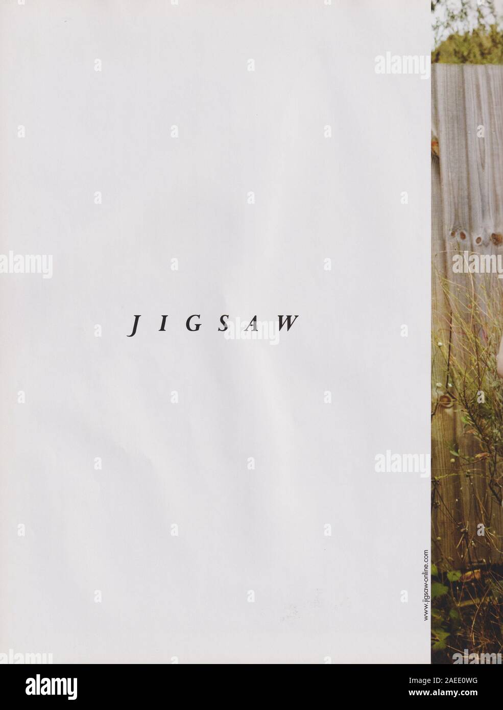 Pubblicità poster Jigsaw casa di moda su rivista di carta da 2012 anni, pubblicità, pubblicità creativa Jigsaw 2010s pubblicità Foto Stock