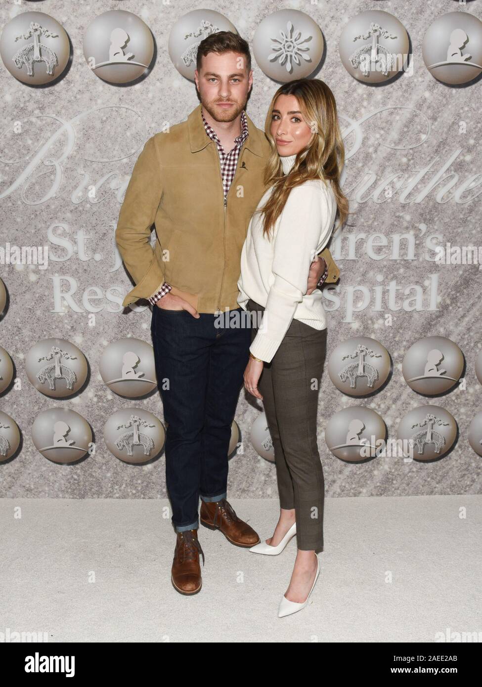 07 Dicembre 2019 - Hollywood, California - Cameron Fuller, Lauren Elizabeth. Brooks Brothers Host vacanza annuale celebrazione in West Hollywood di beneficiare il St Jude. (Credito Immagine: © Billy Bennight/AdMedia via ZUMA filo) Foto Stock