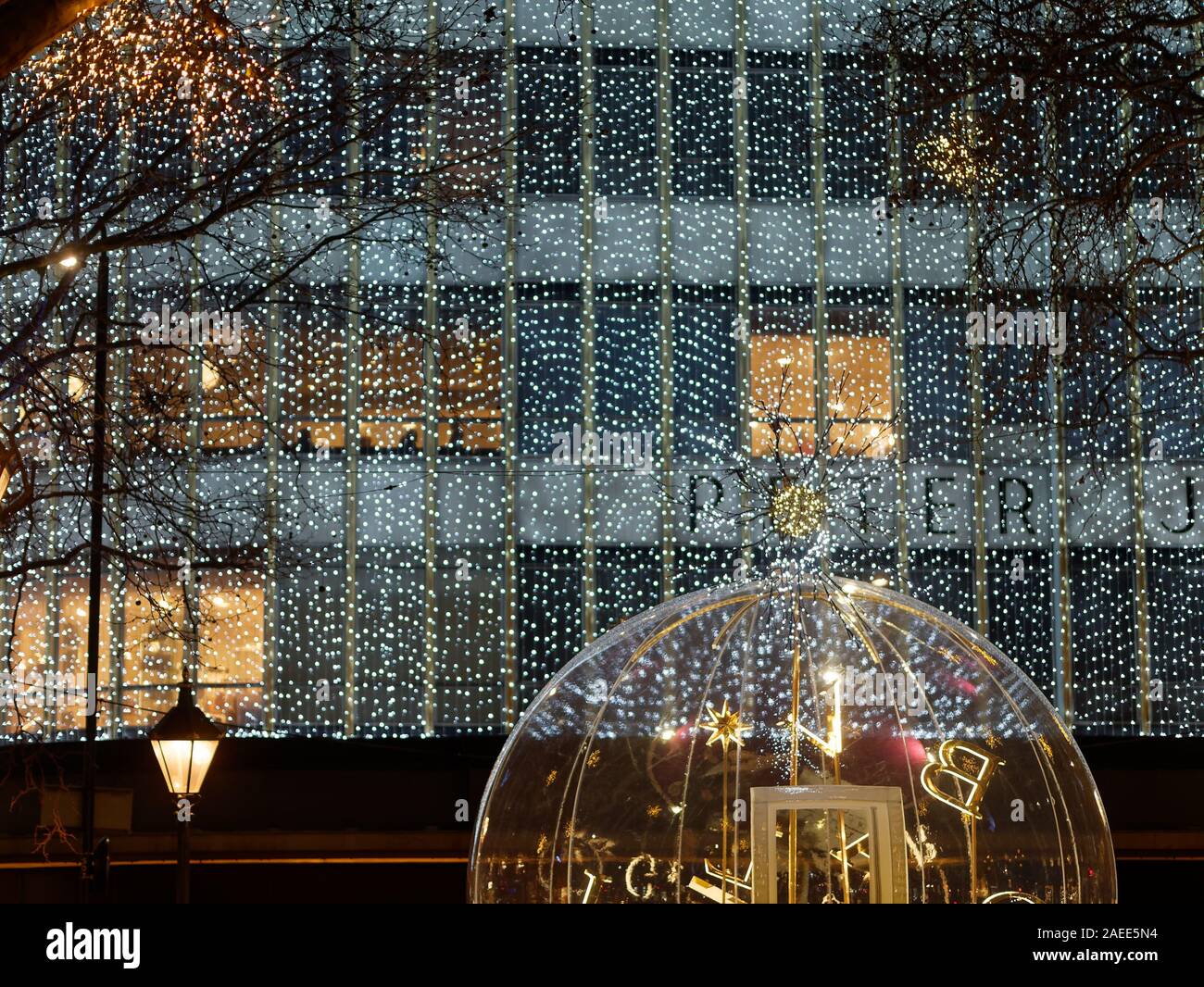 Le luci di Natale a Sloan Square. Foto Stock