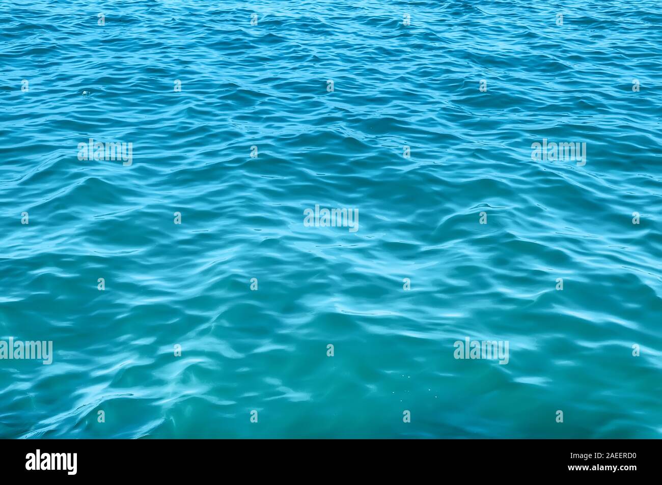 La superficie del mare blu sullo sfondo di acqua Foto Stock