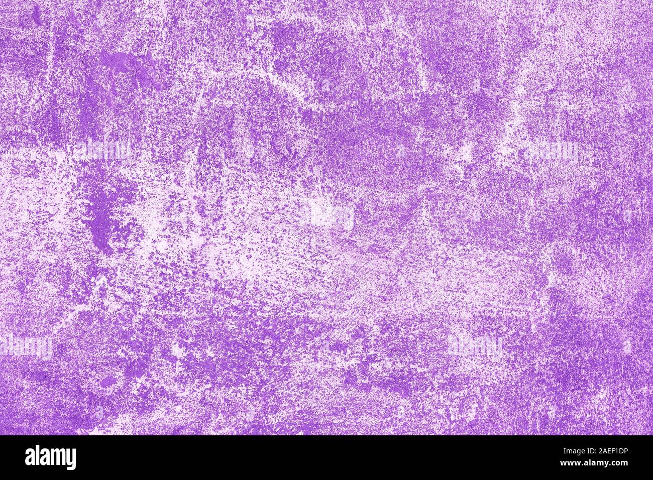 Parete dipinta. Abstract viola sullo sfondo di un muro di cemento. Modello di violetto di creative sfondo artistico Foto Stock