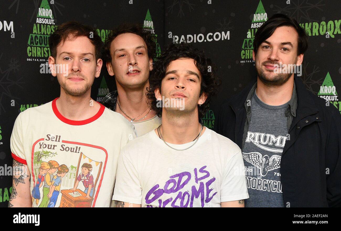 Anaheim, California, USA. 8 Dic 2019. Il 1975 - Adam Hann, George Daniel, Matteo Healy, e Ross MacDonald frequentare KROQ Absolut quasi Natale acustica 2019 in Honda Center su dicembre 8, 2019 di Anaheim, in California. Foto: imageSPACE/MediaPunch Credito: MediaPunch Inc/Alamy Live News Foto Stock