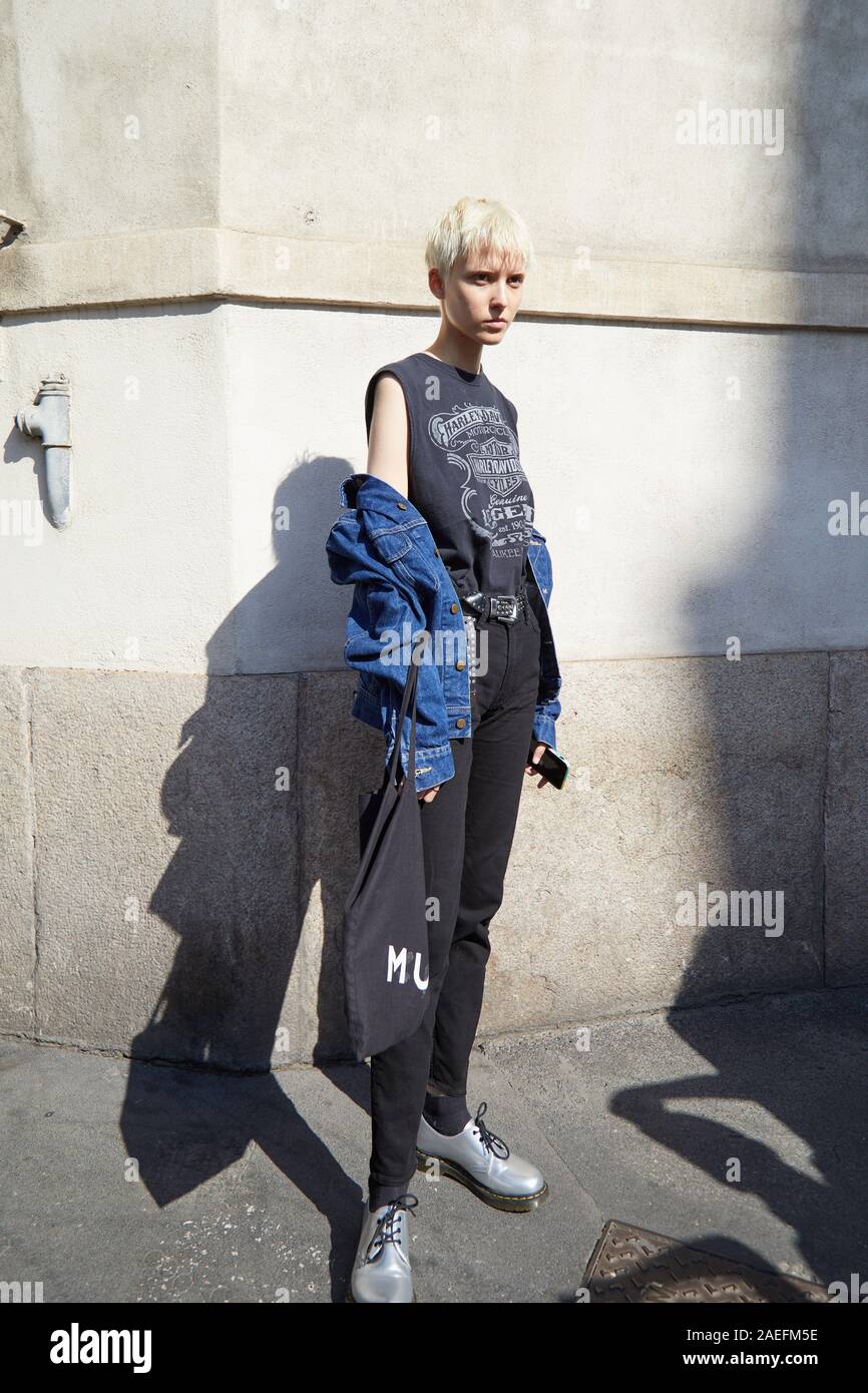 Milano, Italia - 21 settembre 2019: Sara Soric prima di Ermanno Scervino fashion show, la Settimana della Moda Milanese street style Foto Stock