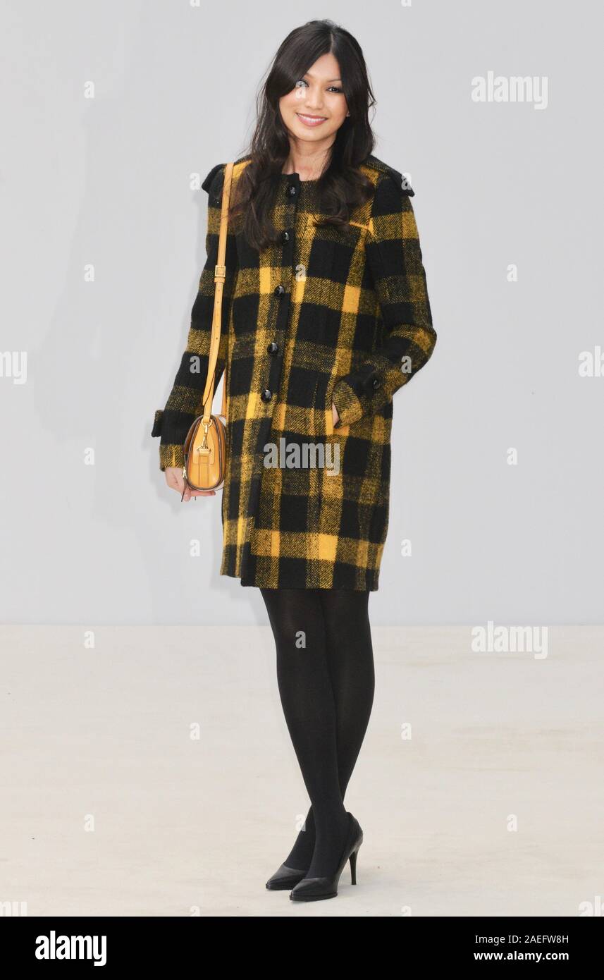 Gemma Chan, Burberry Prorsum mostrano la London Fashion Week, Kensington Gardens, Londra. Regno Unito Foto Stock