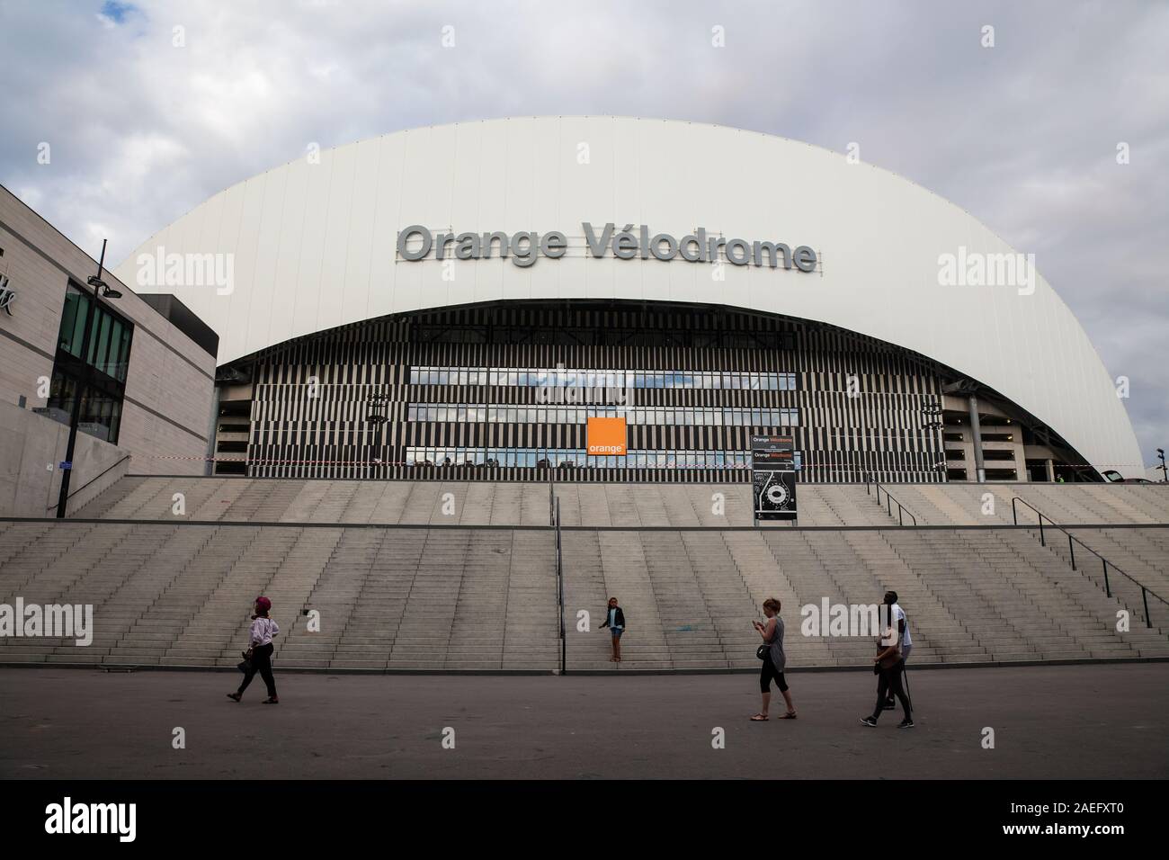 Vista frontale del Stade Vélodrome, conosciuto come Orange Vélodrome è un multi-purpose stadium a Marsiglia, Francia. Foto Stock
