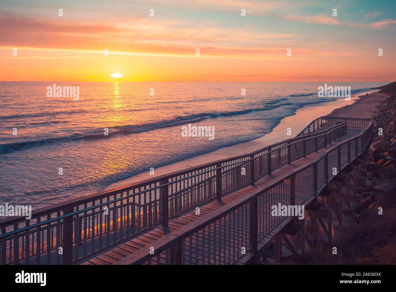 Christies Beach Boardwalk a Rosa tramonto, Sud Australia Foto Stock