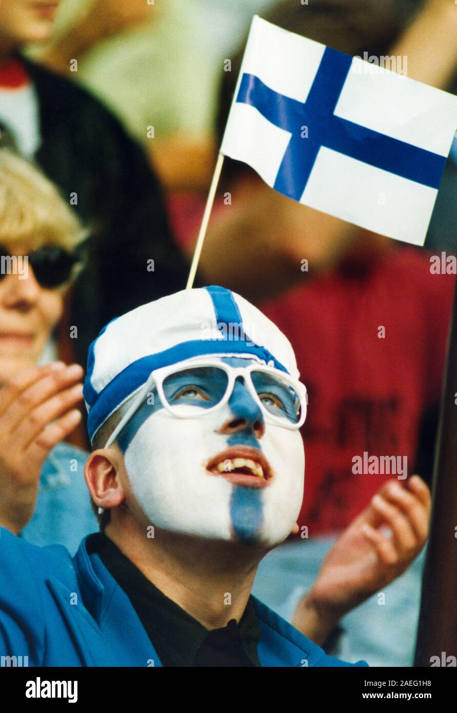 Sostenitore di atletica durante i cittadini tra la Svezia e la Finlandia in atletica leggera Foto Stock