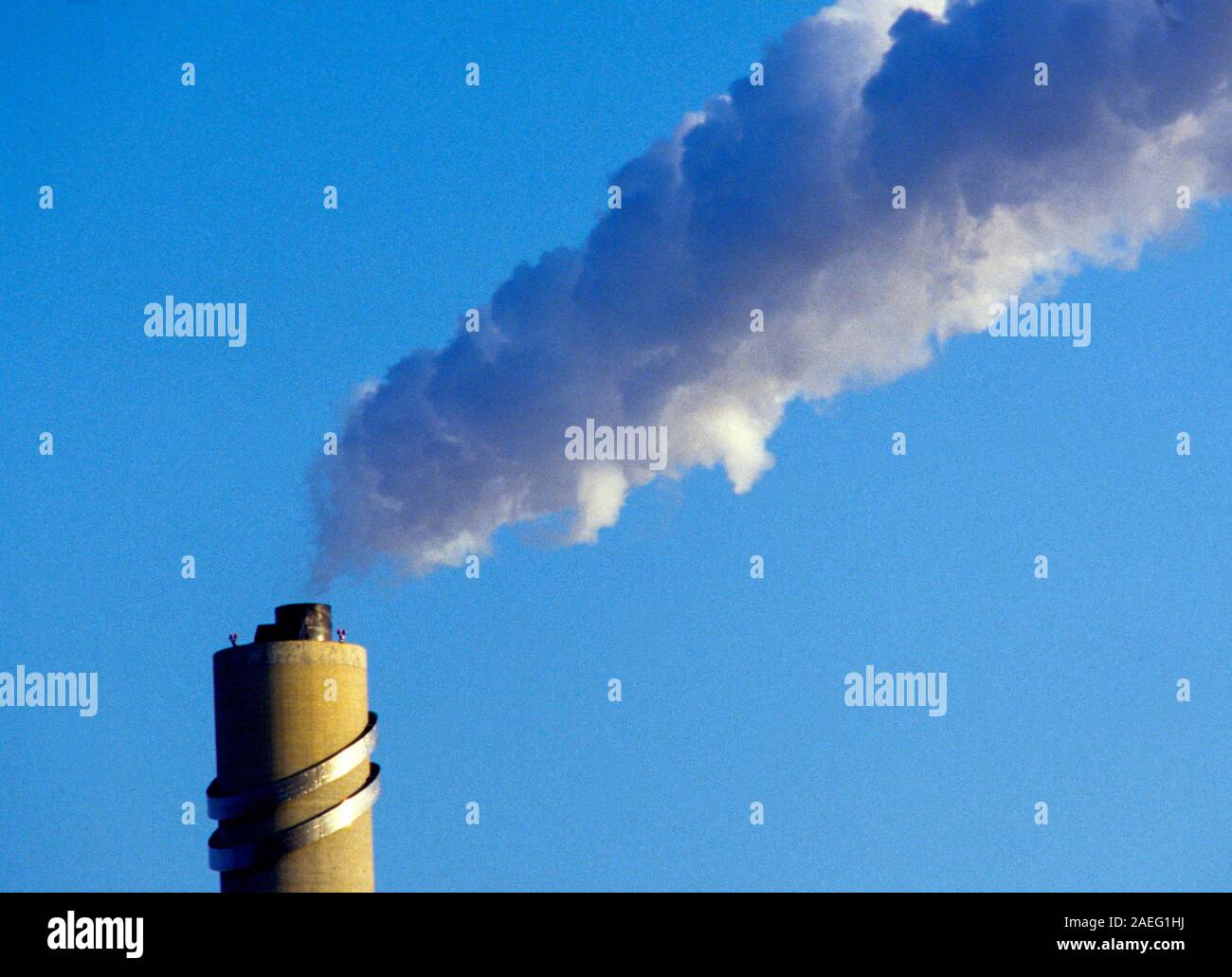 Le emissioni dal camino compagnia Foto Stock
