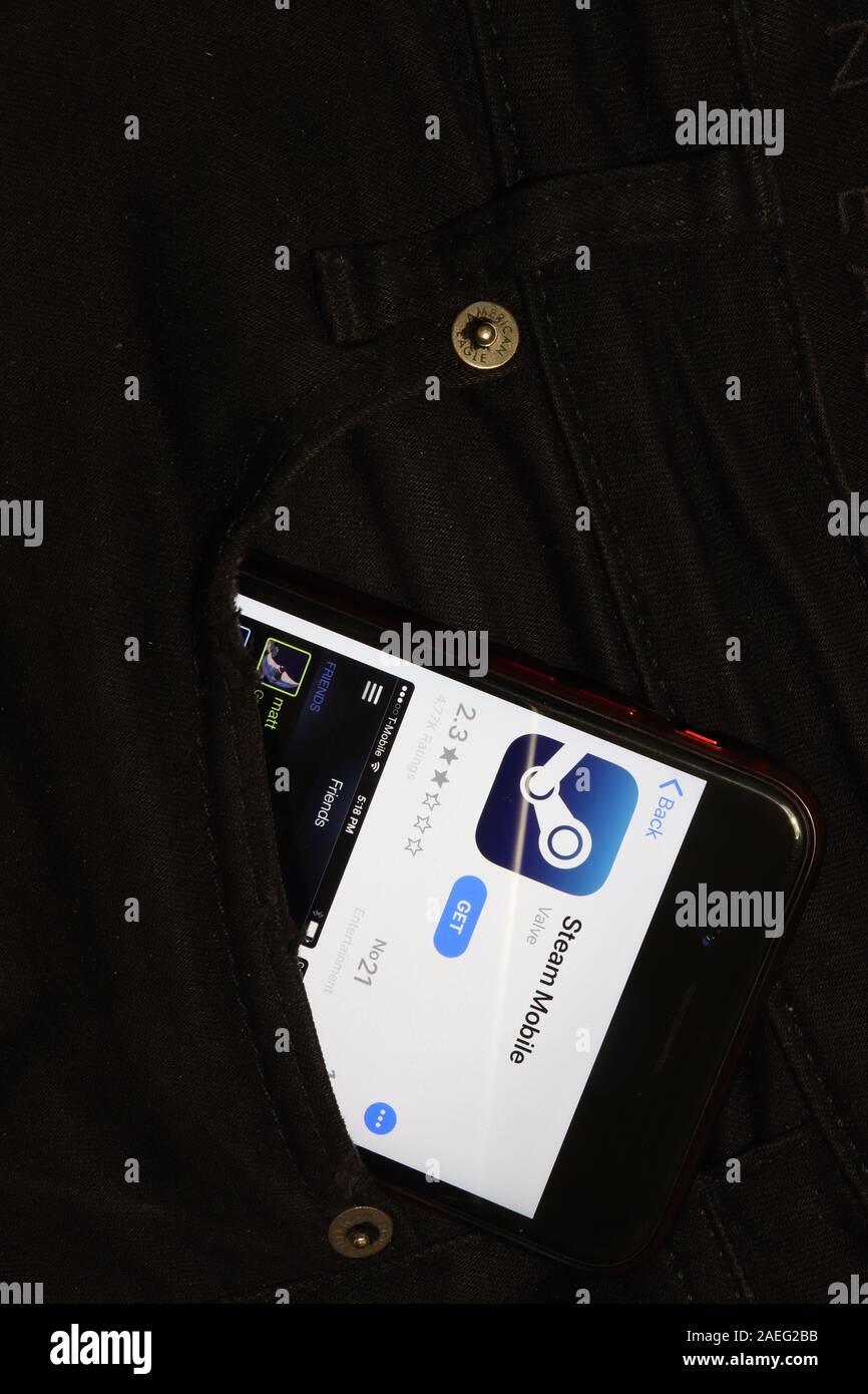 San Pietroburgo, Russia - 6 Dicembre 2019: schermo di cellulare con vapore icona Mobile nella tasca di close-up, illustrativi editoriale. Foto Stock