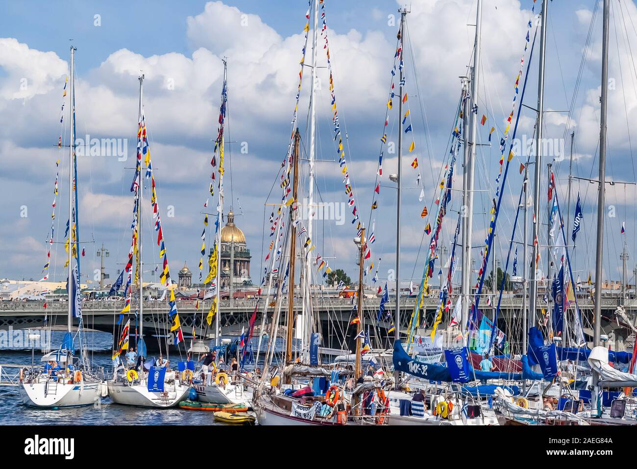 SAINT-Petersburg, Russia - 12 agosto: Barche a vela sulla regata su agosto 12, 2009 a San Pietroburgo, Russia Foto Stock