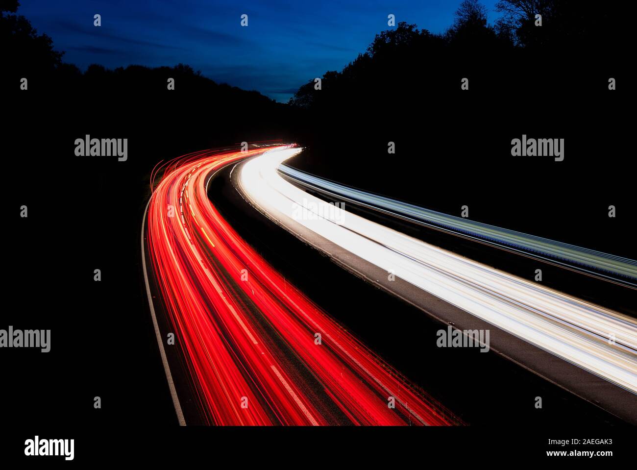 Sentieri di luce sulla A12 Foto Stock