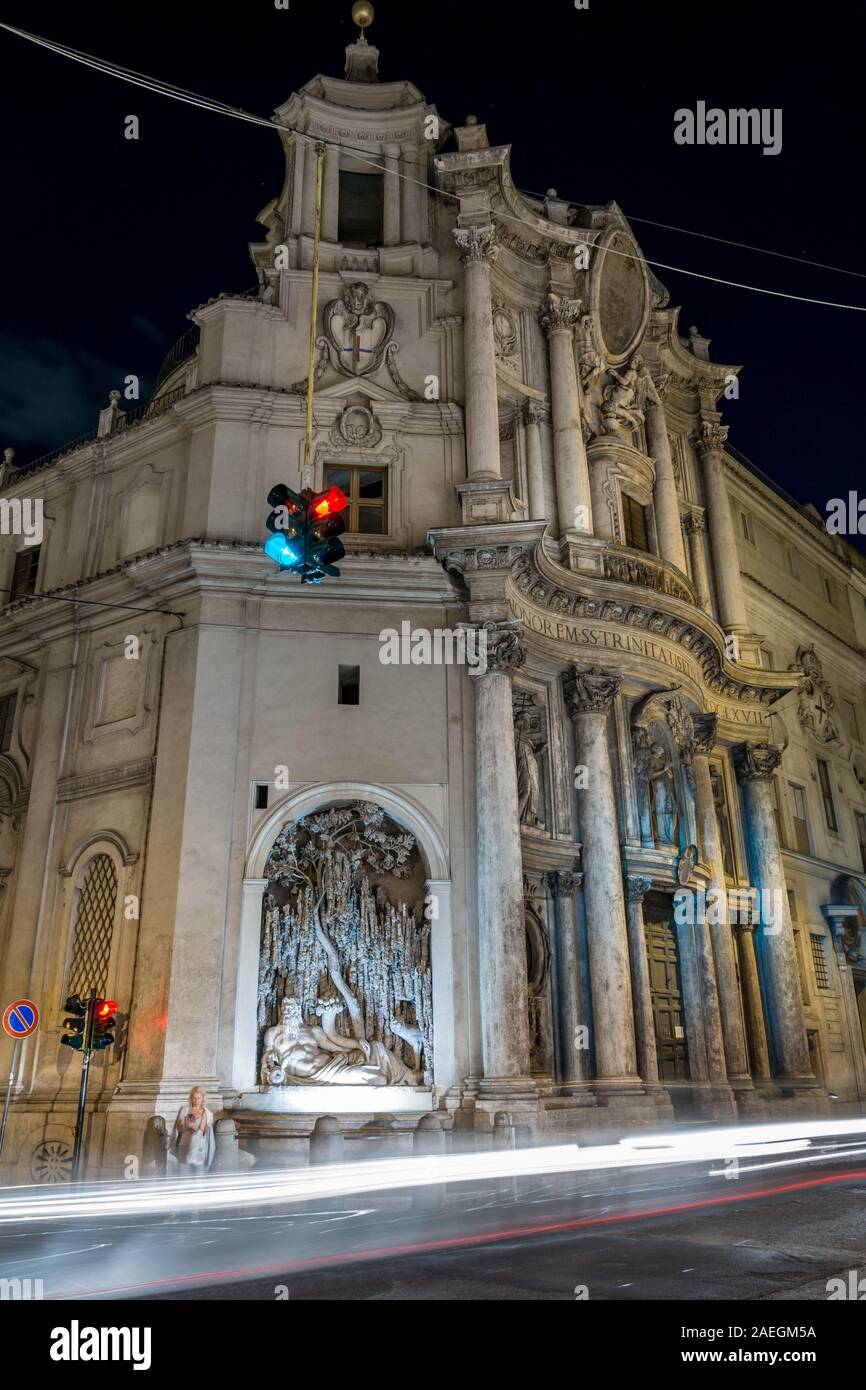 Roma, Italia - 04 Ott, 2018: vista notturna di attraversamento delle Quattro Fontane Foto Stock