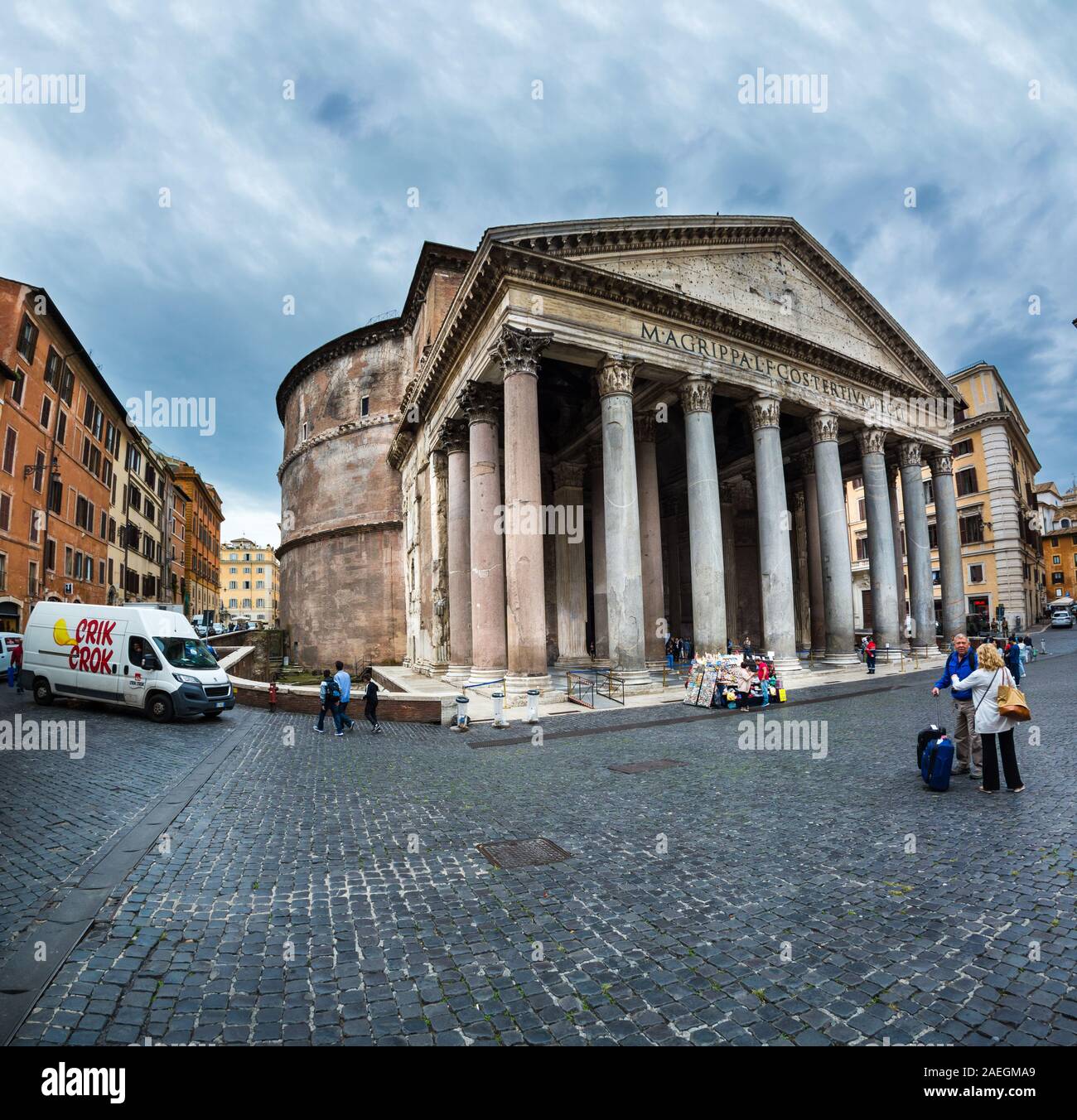 Roma, Italia - Ott 05, 2018: famoso Pantheon romano in un giorno di pioggia Foto Stock