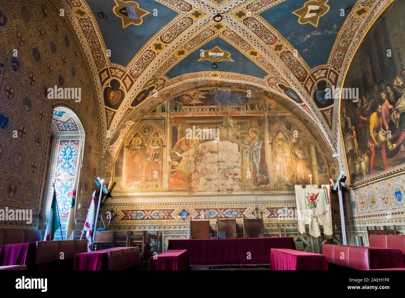 Interno della Priori Pallace, la magnifica architettura del consiglio della città di Hall in Volterra, Toscana, Italia Foto Stock