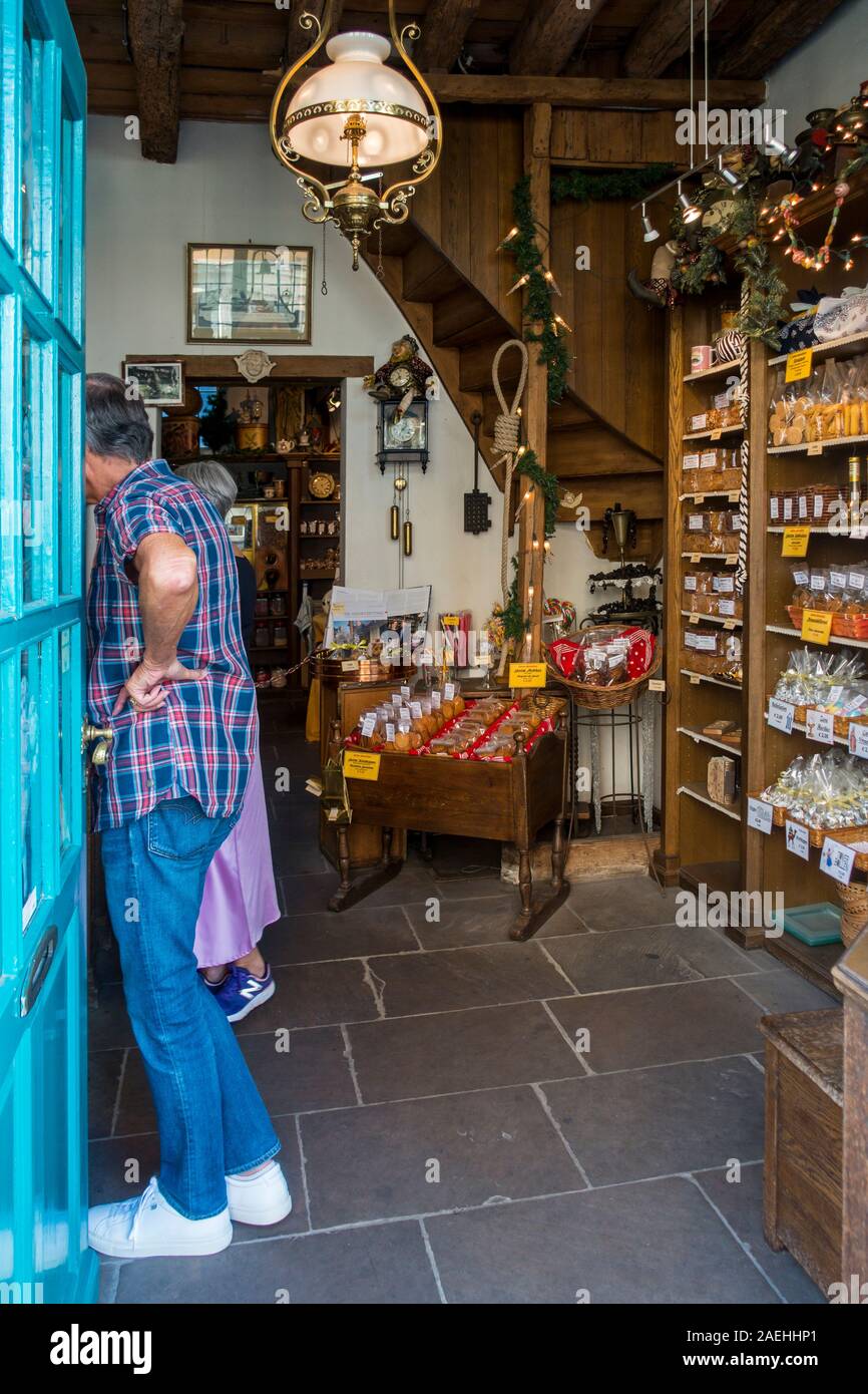 Interno del negozio di dolci / candy negozio vendita specialità belghe e tipici dolci di Gand nella città di Gent, Fiandre Orientali, Belgio Foto Stock
