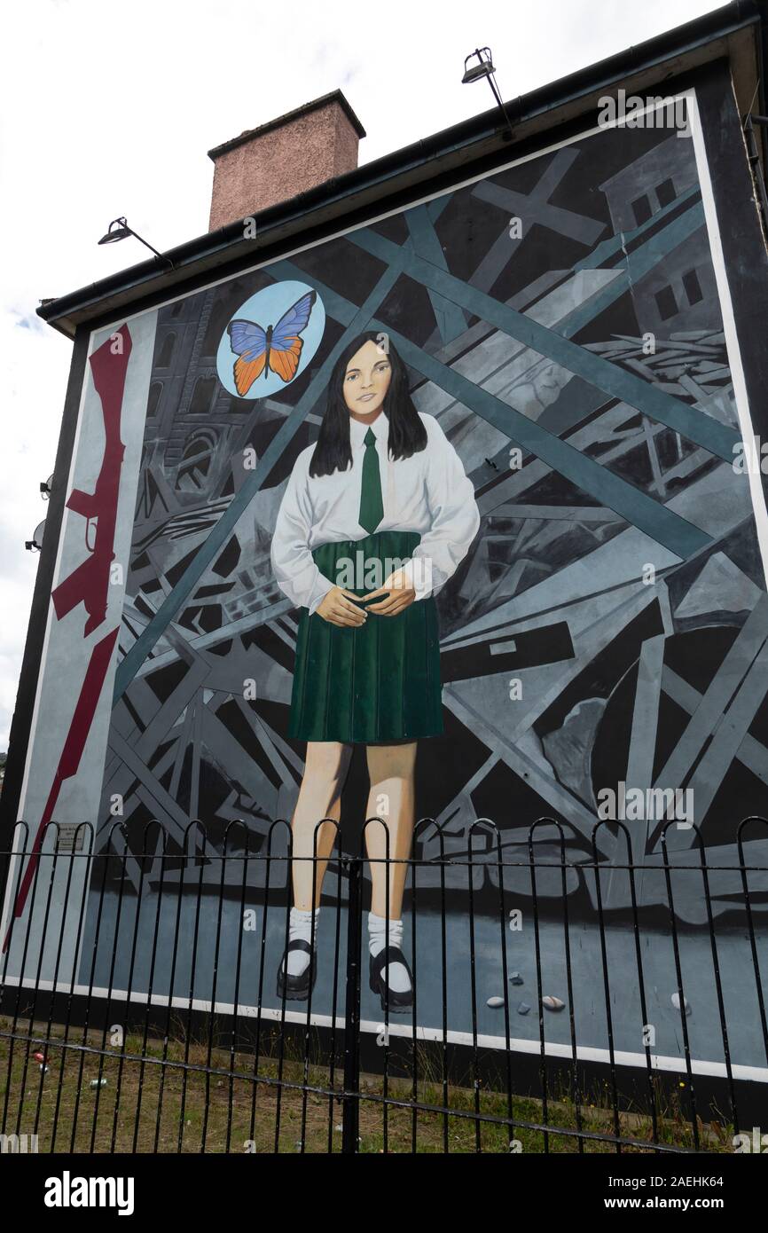 La morte di innocenza raffiguranti Annette McGavigan, un 14-anno vecchio schoolgirl ucciso nel 1971, Free Derry, Londonderry, Irlanda del Nord, Regno Foto Stock