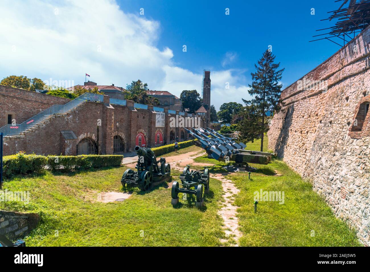 Belgrado, Serbia - 10 agosto 2019 : Belgrado fortezza Kalemegdan e museo di veicoli militari in Serbia. Si tratta di uno dei più popolari touristic p Foto Stock