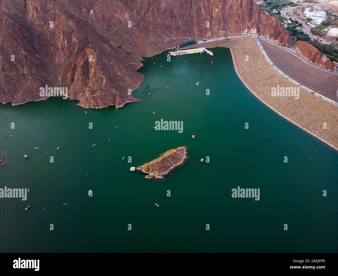 Vista aerea di Hatta Diga lago in Dubai emirato di EMIRATI ARABI UNITI al tramonto Foto Stock