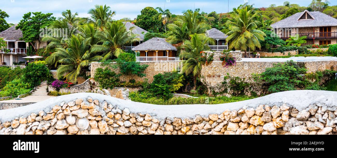 Isola di Tanna, Vanuatu - Luglio 20, 2019: vista dell'edificio dell'hotel evergreen Resort Foto Stock