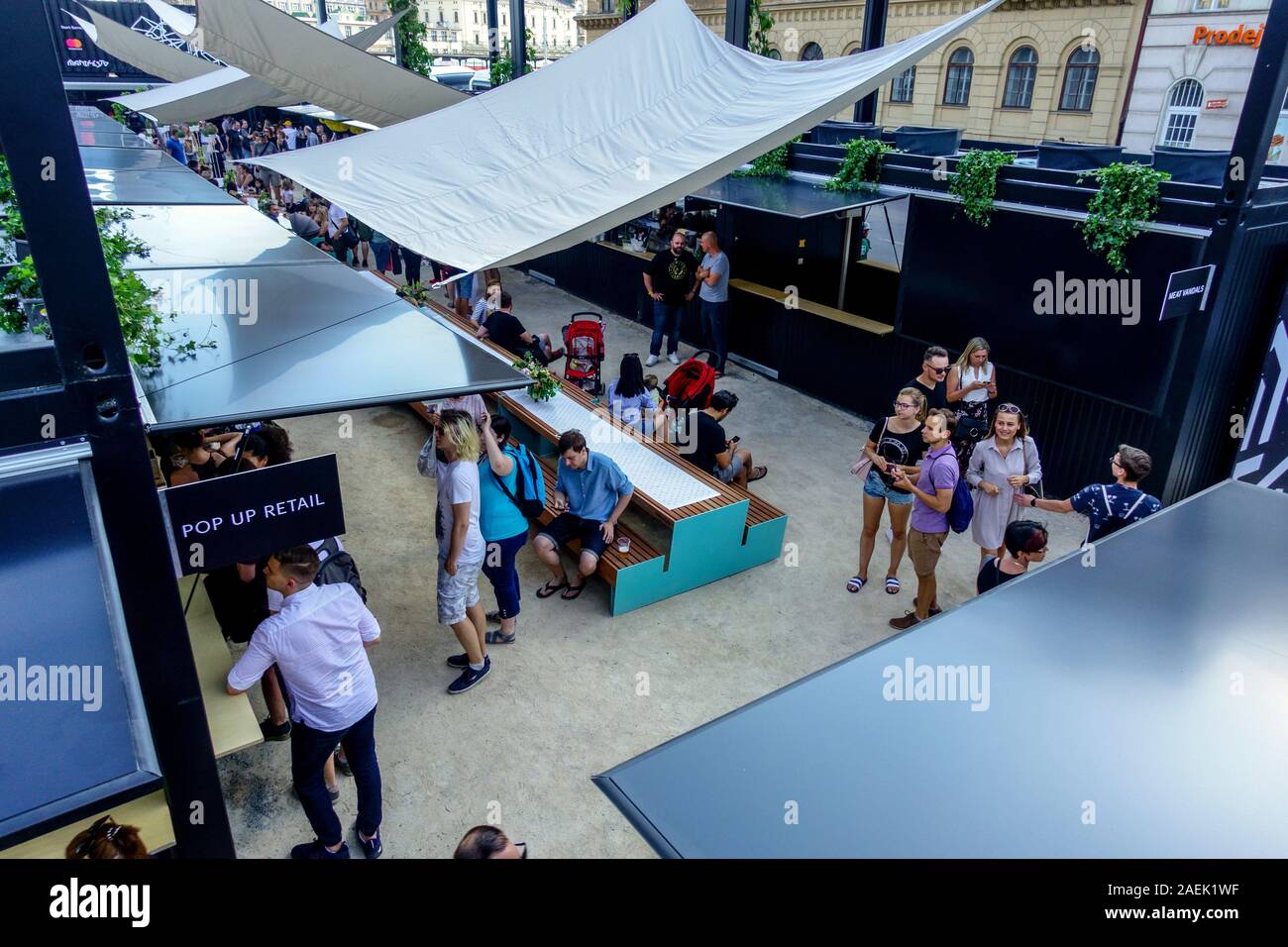 Mercato Manifesto Florenc Praga spazio per cibi e bevande ed esperienze culturali nel centro della città Foto Stock