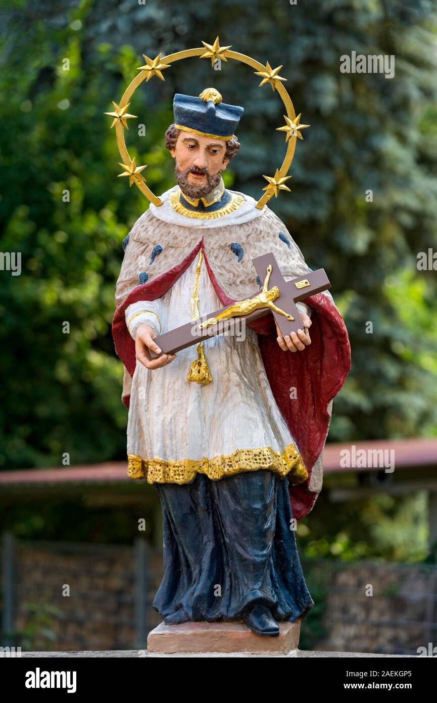 Statua di San Nepomuceno sul Ponte Gaensbach, Città Vecchia, Hilpoltstein, Media Franconia, Franconia, Baviera, Germania Foto Stock