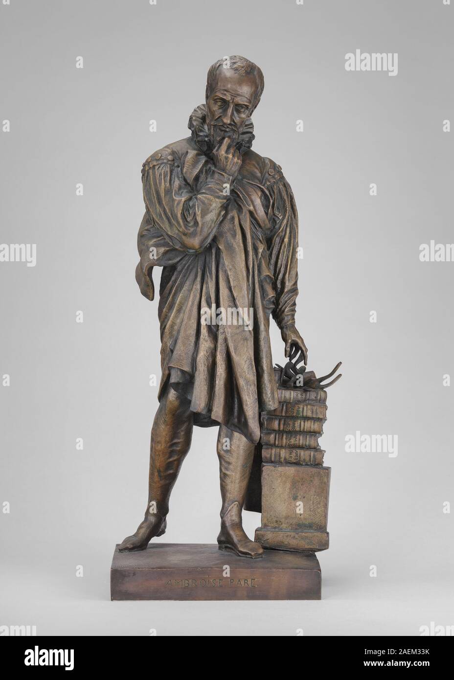 Busto di Ambroise Paré di Pierre-Jean David d'Angers, modello 1836-1839, fuso dopo il 1840, che mostra tratti del viso, capelli, abbigliamento e stile neoclassico in bronzo o gesso. Foto Stock