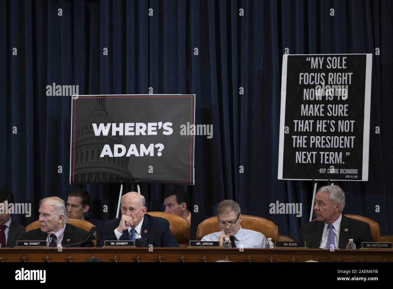 Washington, Distretto di Columbia, Stati Uniti d'America. Il 9 dicembre, 2019. Da sinistra a destra: il rappresentante degli Stati Uniti Steve Chabot (repubblicano di Ohio), rappresentante statunitense Louie Gohmert (rappresentante del Texas), rappresentante statunitense Jim Jordan (repubblicano di Ohio) e rappresentante UnS Ken Buck (Repubblicano del Colorado) guardare ad una pubblica inchiesta di impeachment audizione con la casa di noi Comitato Giudiziario sul Campidoglio di Washington, DC, il 9 dicembre 2019. Credito: Anna Moneymaker/Piscina via CNP Credito: Anna Moneymaker/CNP/ZUMA filo/Alamy Live News Foto Stock