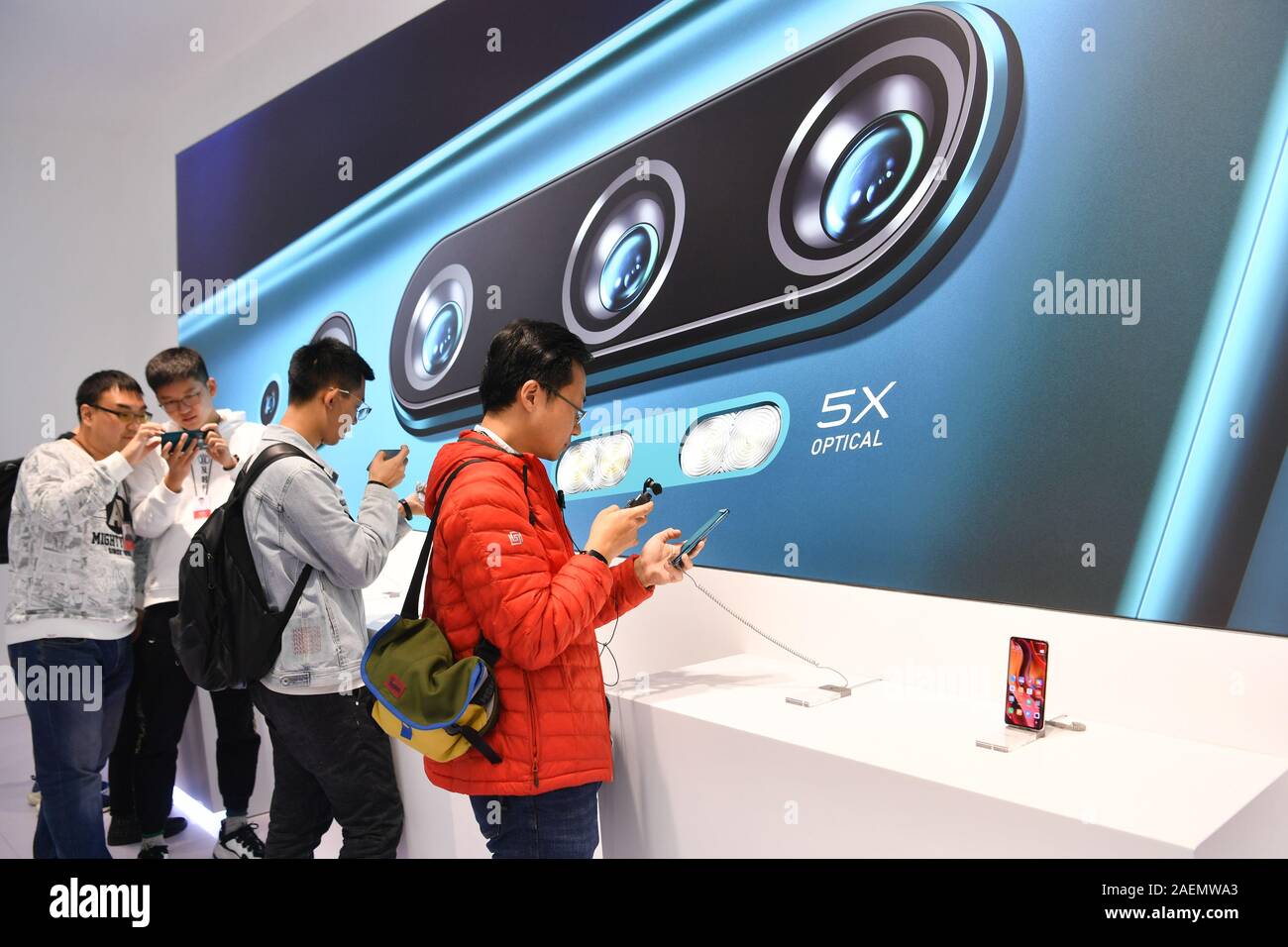 Pubblico di sperimentare nuovi prodotti Xiaomi dopo il lancio del prodotto a Pechino in Cina, 5 novembre 2019. *** Caption locale *** fachaoshi Foto Stock